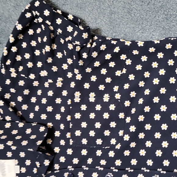 Cute cap sleeve button-up shirt - Picture 2 of 8